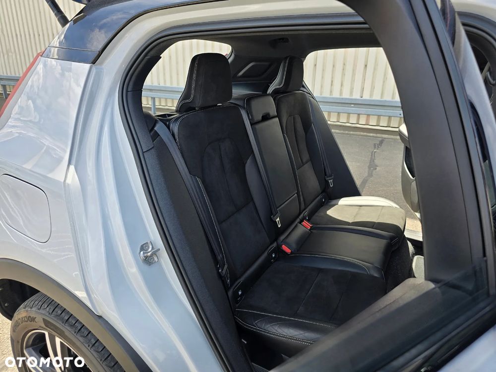 Volvo XC 40 - 18