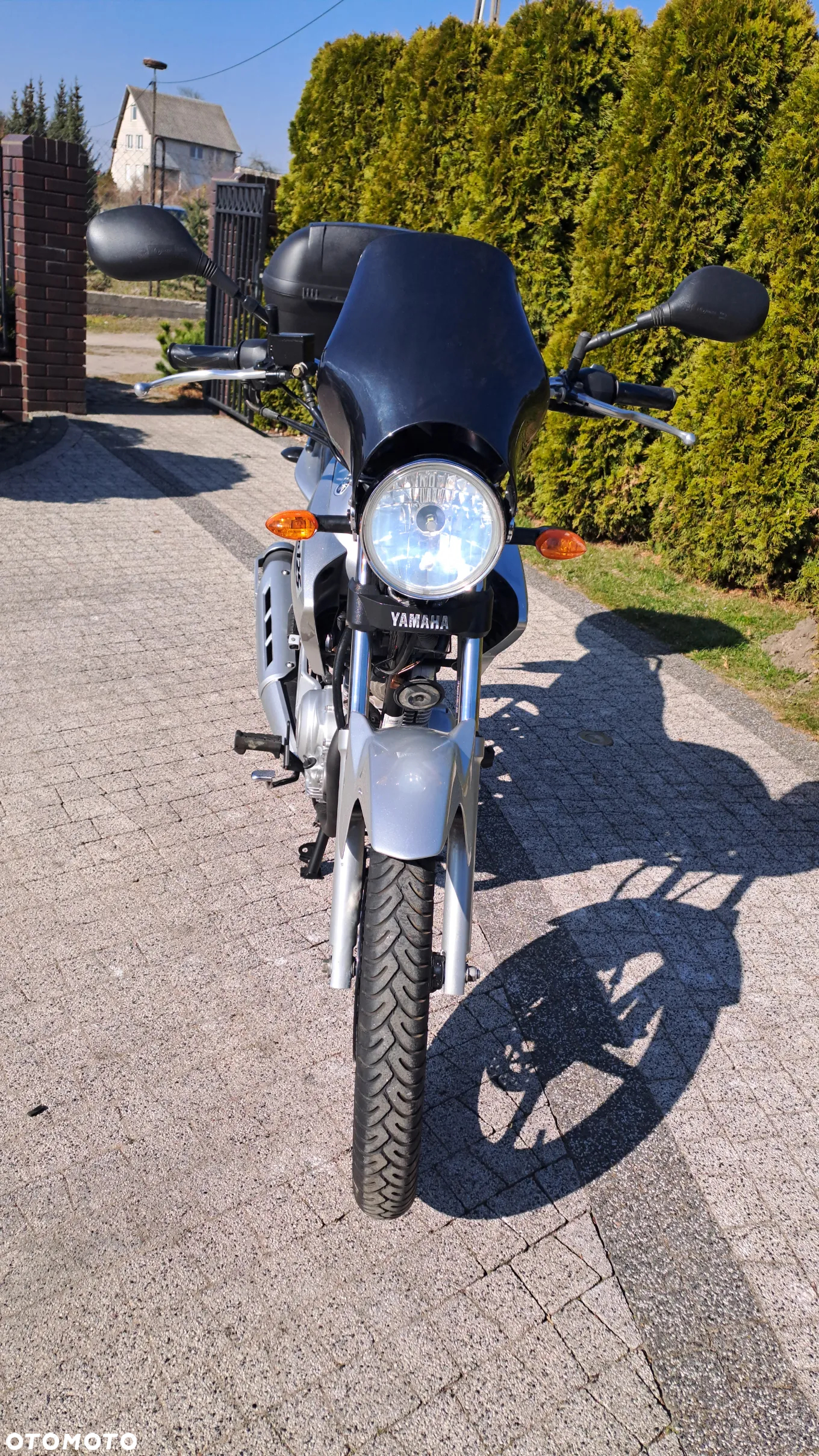 Yamaha YBR - 8