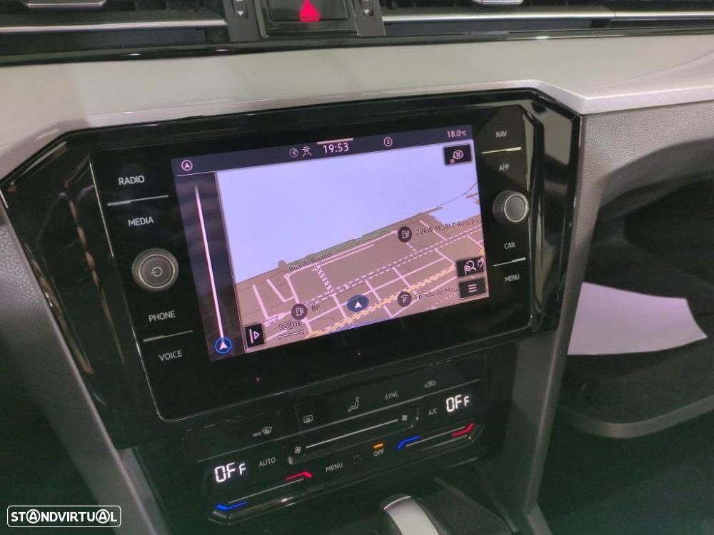 VW Passat Variant 2.0 TDi Business DSG - 6