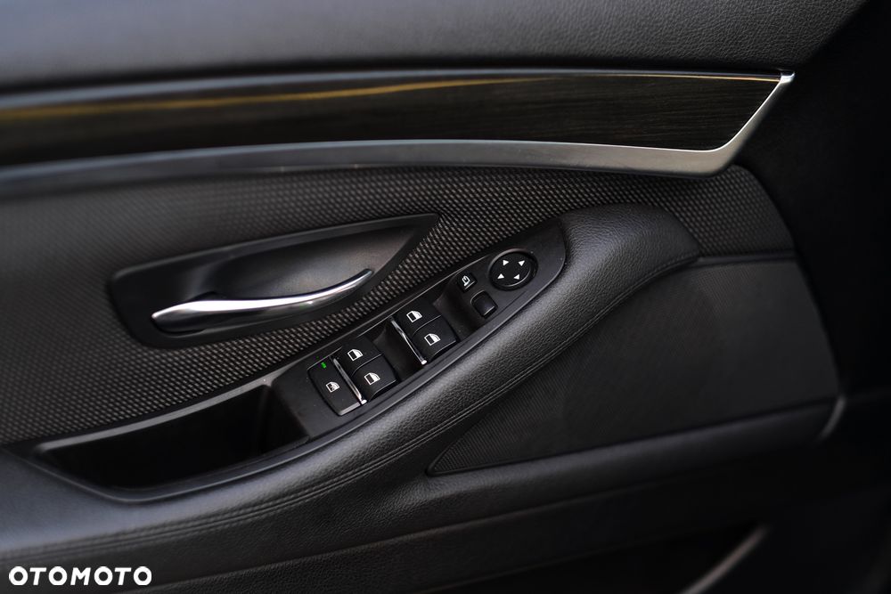 BMW Seria 5 520d - 26