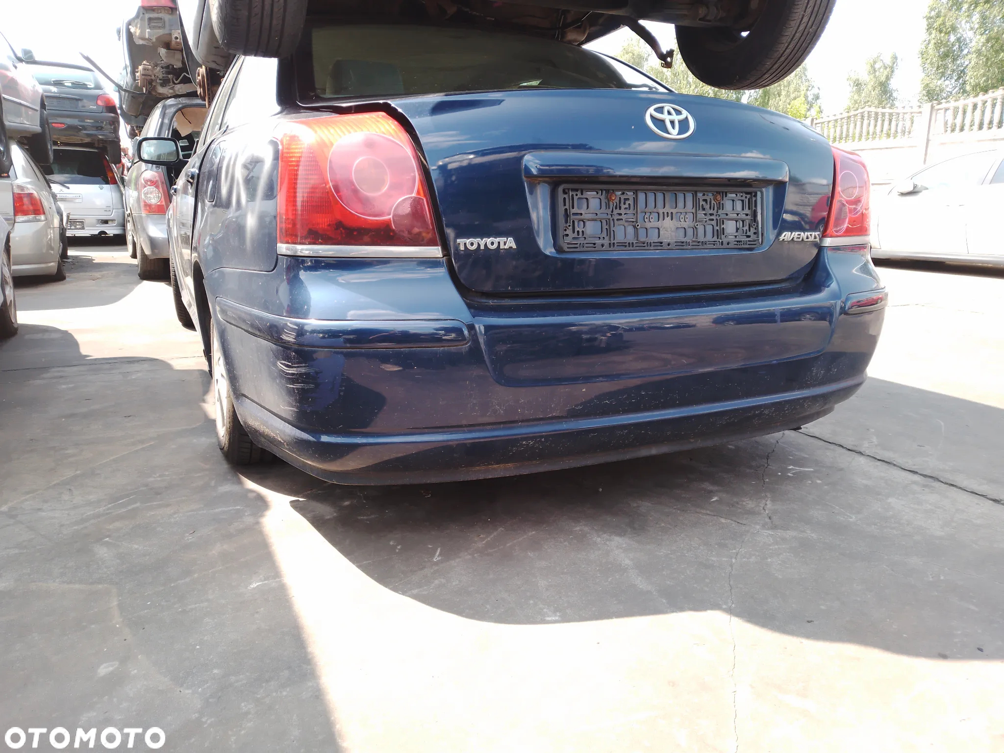 TOYOTA AVENSIS T25 03-06 2.4 KLAPKA WLEWU PALIWA 8P4 - 18