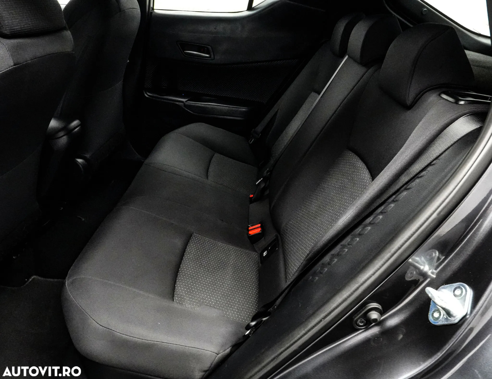 Toyota C-HR 1.8 HSD 4x2 CVT C-lassy - 13