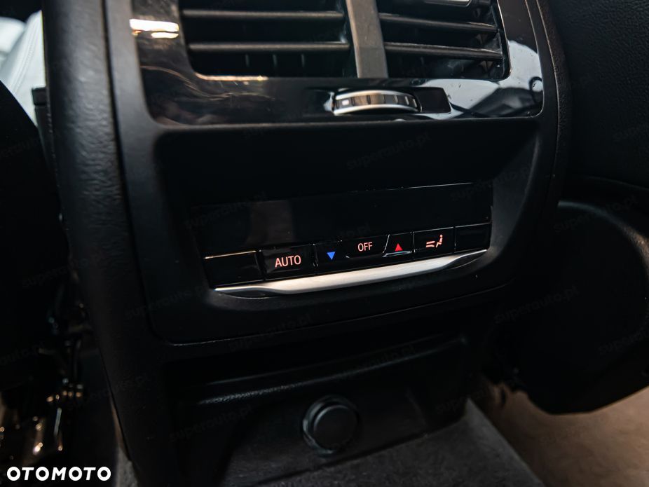 BMW X3 xDrive20i Advantage - 22