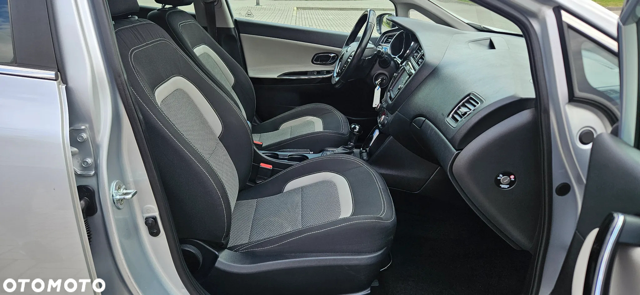 Kia Ceed 1.6 CRDi 136 DCT ISG SW Platinum Edition - 6
