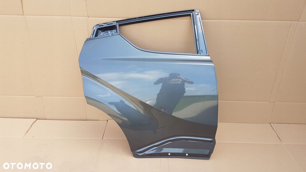DRZWI TYŁ PRAWY TOYOTA CHR CH-R 16- - 2