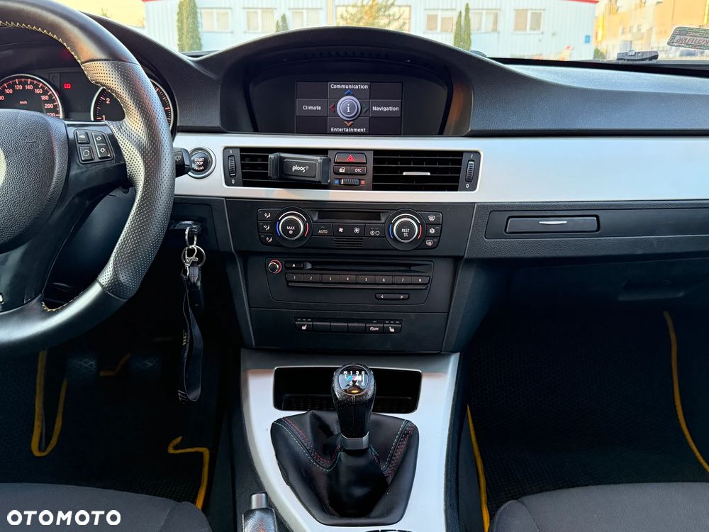 BMW Seria 3 320i - 18