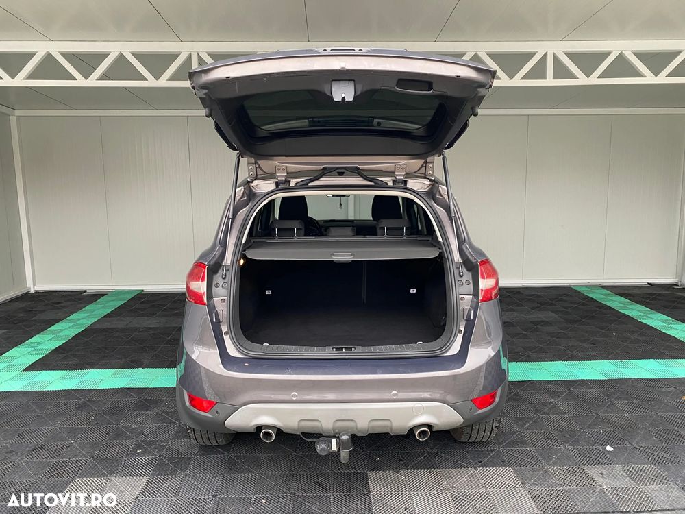 Ford Kuga - 12