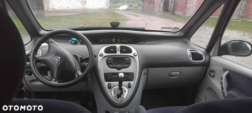 Citroën Xsara Picasso 2.0 16V Exclusive - 3