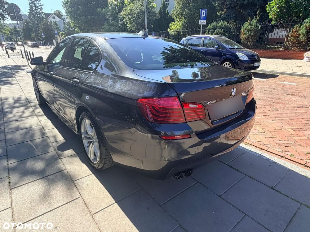 BMW Seria 5 525d xDrive - 4