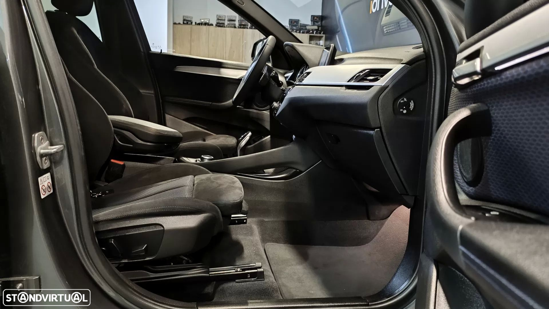 BMW X1 18 d sDrive Auto Pack M - 45