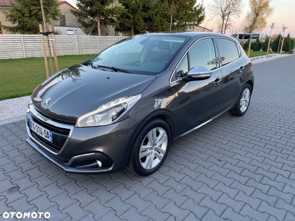 Peugeot 208 PureTech 110 Stop & Start Signature