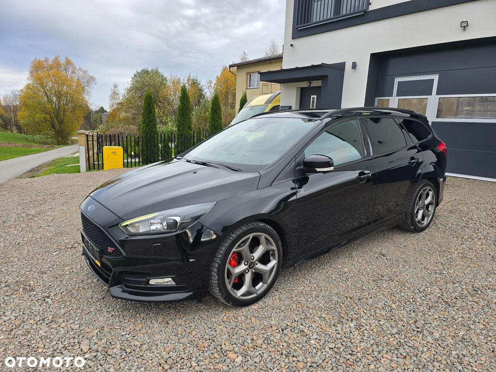 Ford Focus 2.0 EcoBoost ST mit Leder-Exclusiv-Paket - 37
