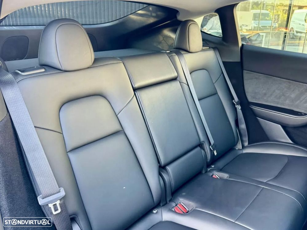 Tesla Model Y Performance Dual Motor AWD - 9