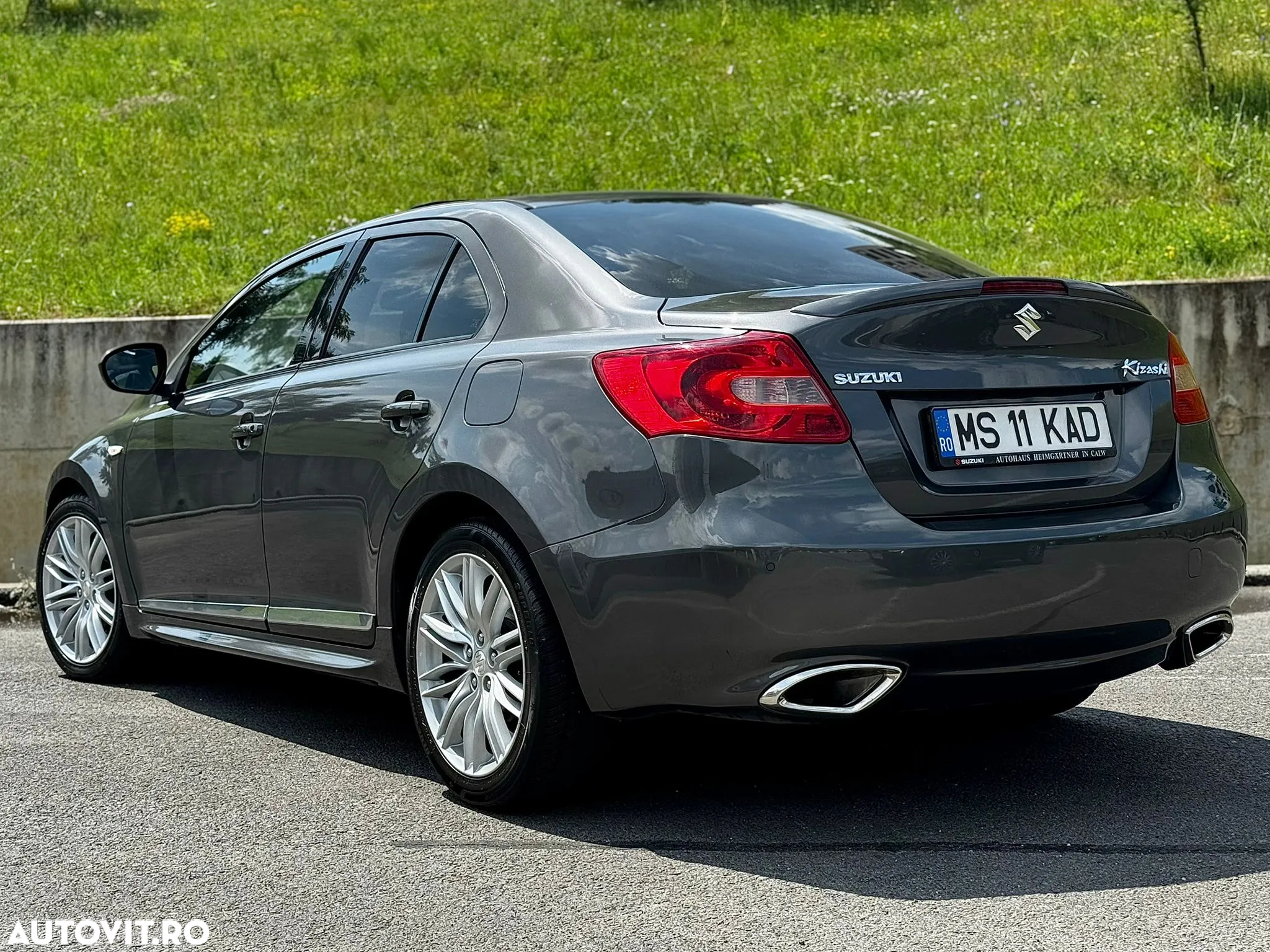 Suzuki Kizashi 2.4 4x2 Sport - 31