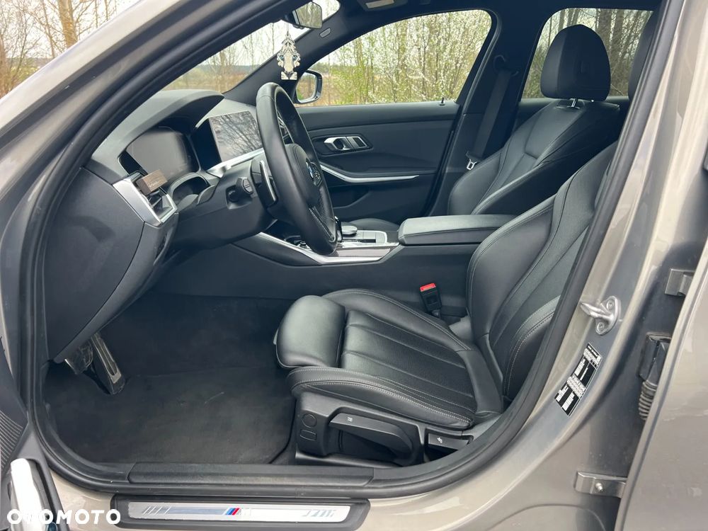 BMW Seria 3 320d M Sport Shadow - 15