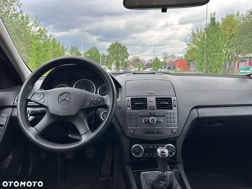 Mercedes-Benz Klasa C 180 Kompressor BlueEFFICIENCY - 10