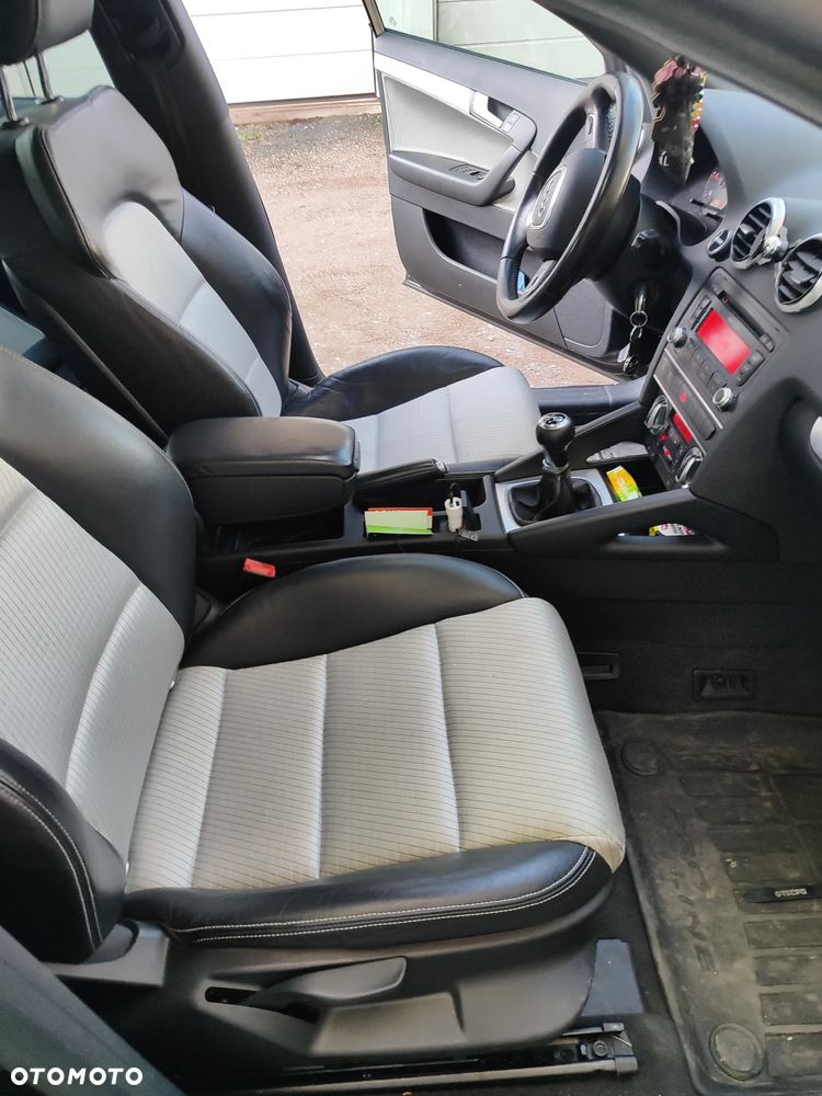 Audi A3 Sportback 2.0 TDI DPF Attraction - 11