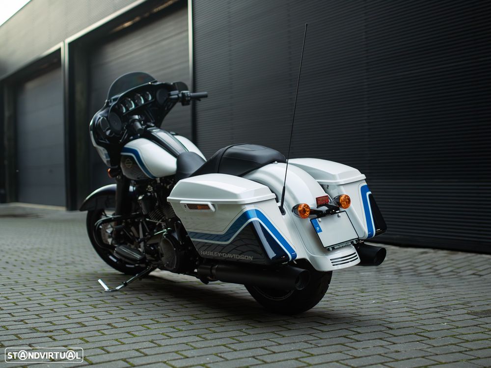 Harley-Davidson FLHXS STREET GLIDE® SPECIAL ARCTIC BLAST™ - 5