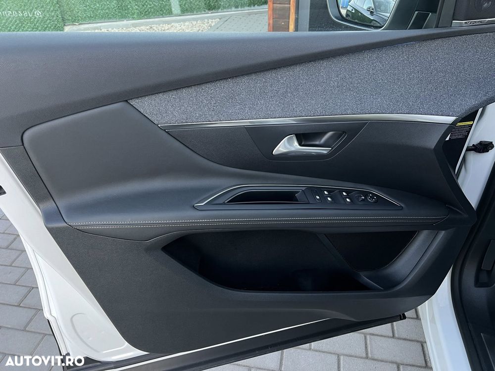 Peugeot 3008 1.2 PureTech 130 EAT8 GT - 22