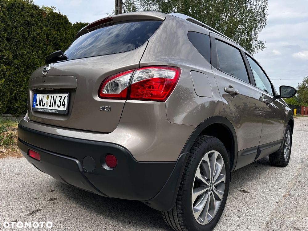 Nissan Qashqai 1.6 dCi 4 x 4 DPF Start/Stop tekna - 15