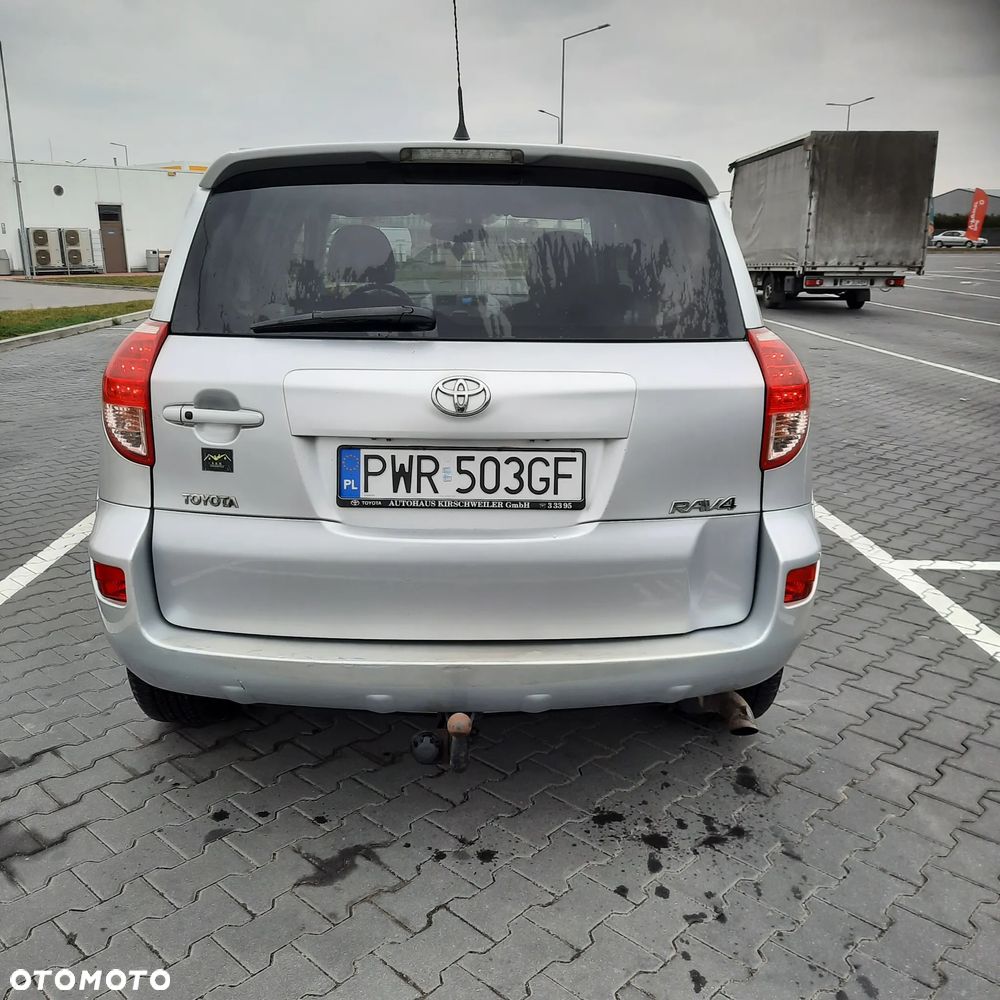 Toyota RAV4 - 4