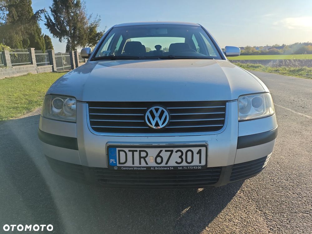Volkswagen Passat 1.8T Trendline - 1