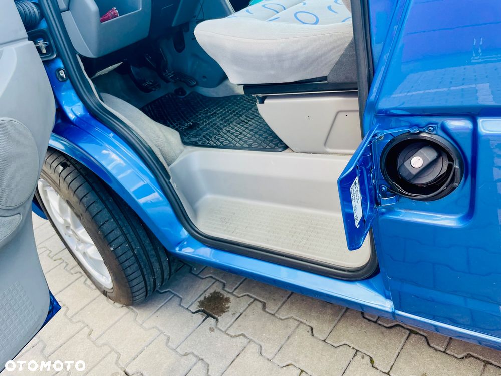 Volkswagen Multivan - 30