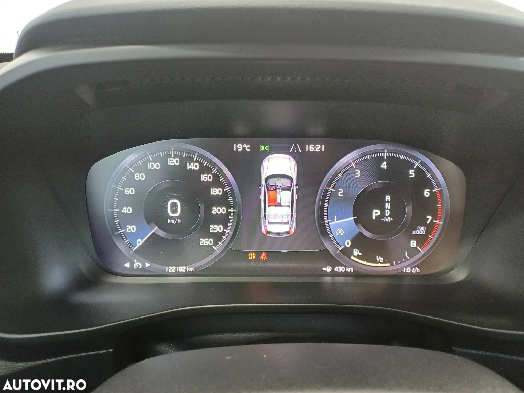 Volvo XC 40 T3 AT8 Momentum Pro - 12