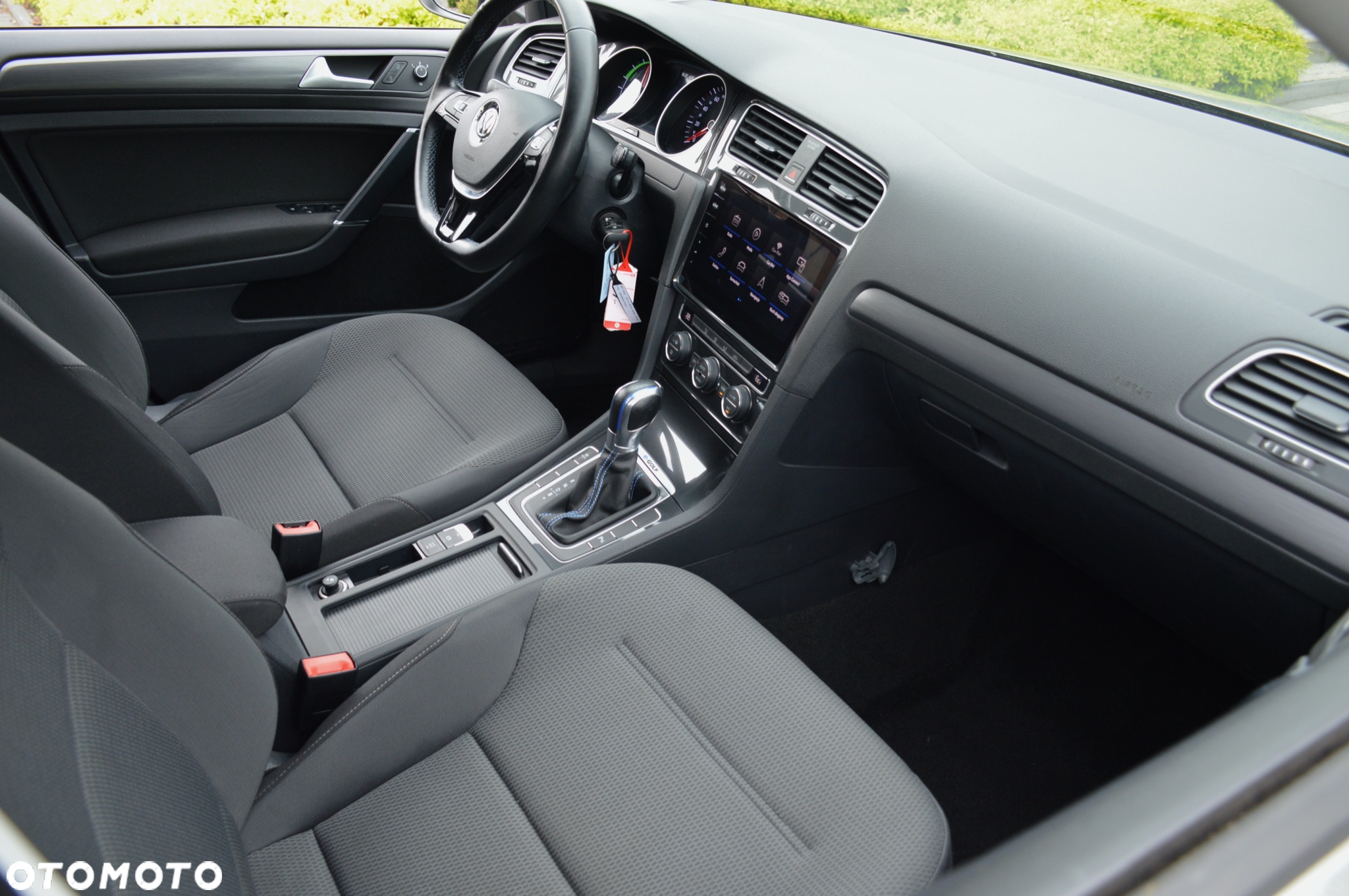 Volkswagen Golf e-Golf - 26