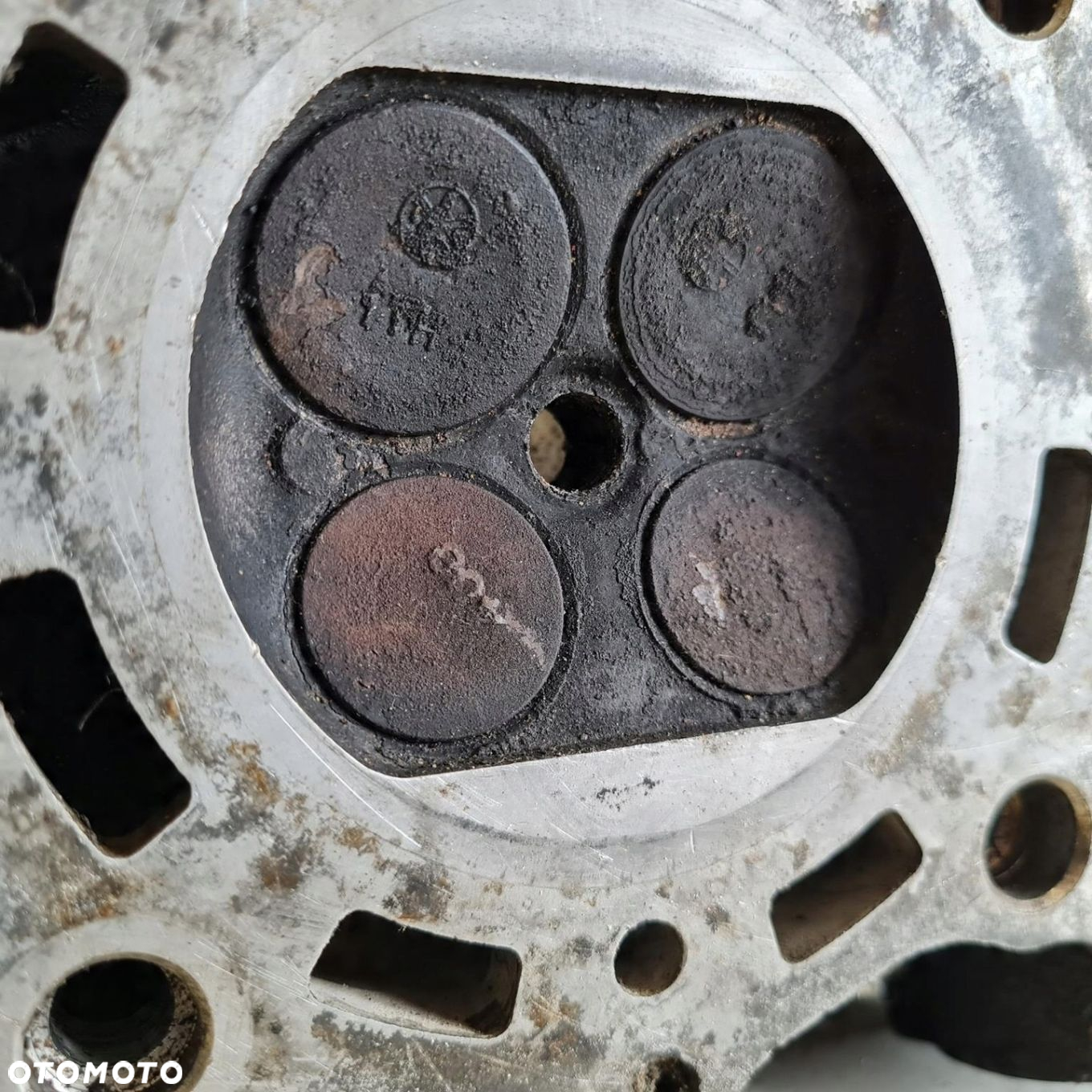 YAMAHA XZ 550 GŁOWICA WAŁKI ZAWORY KPL - 9