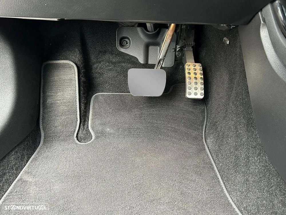 Mercedes-Benz CLA 180 d Shooting Brake AMG Line Aut. - 29