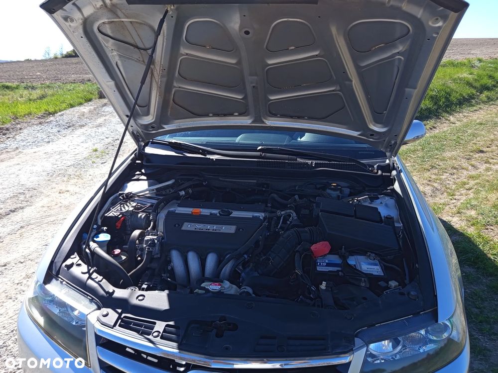 Honda Accord 2.0 Executive - 24