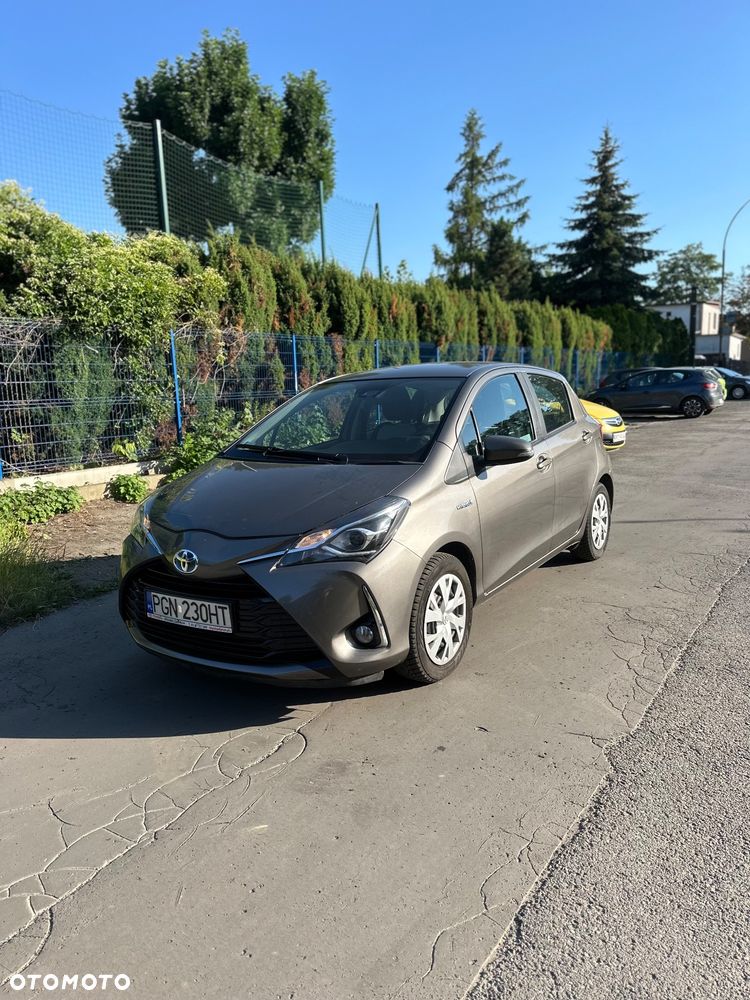 Toyota Yaris Hybrid 100 Dynamic - 1