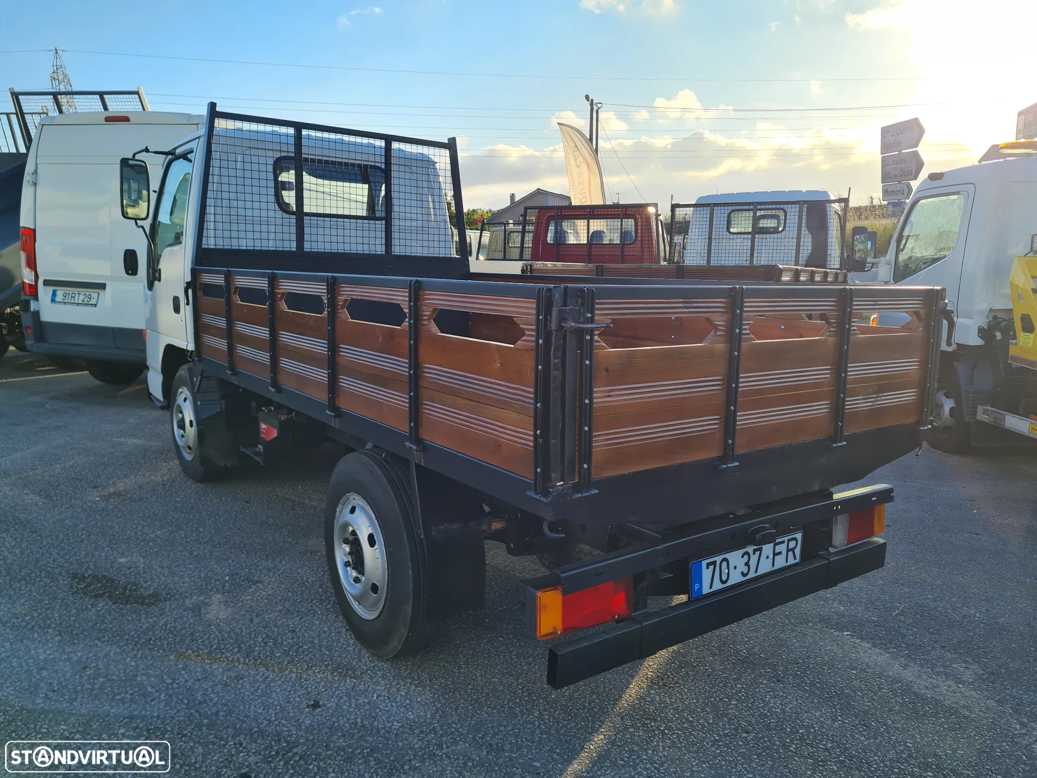 Isuzu NKR - 4