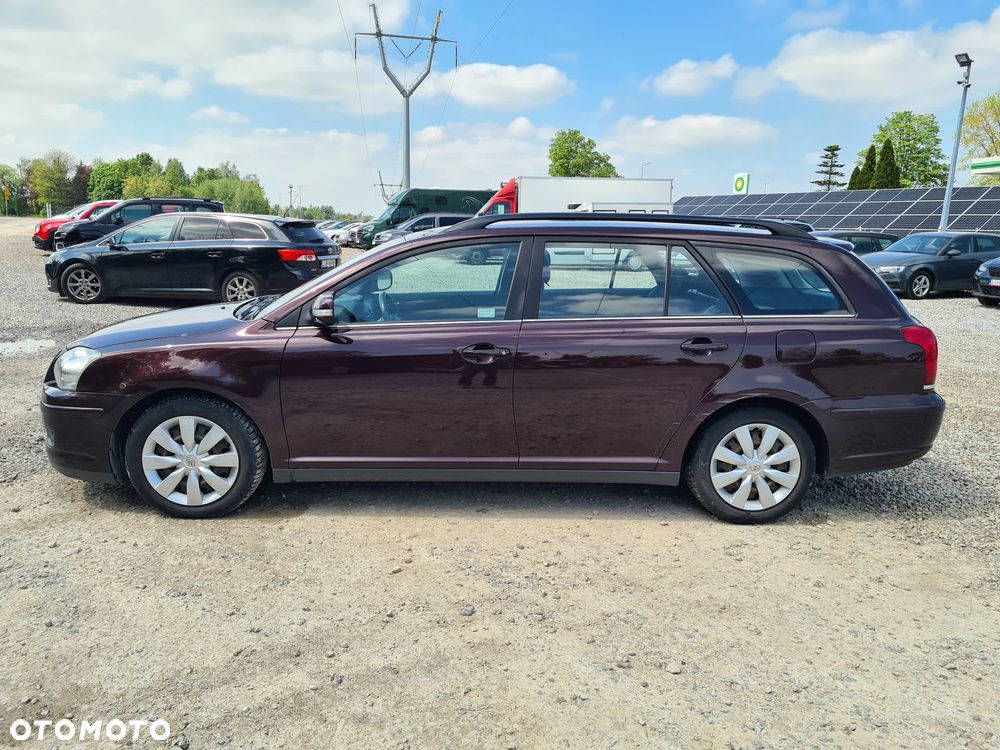 Toyota Avensis - 4