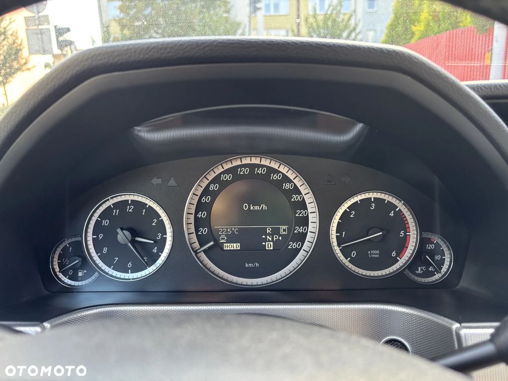 Mercedes-Benz Klasa E 350 CDI 4-Matic BlueEff - 28
