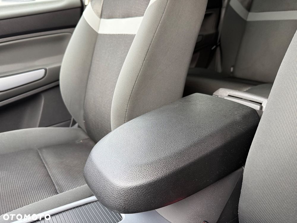 Ford Kuga 2.0 TDCi 2x4 Trend - 18