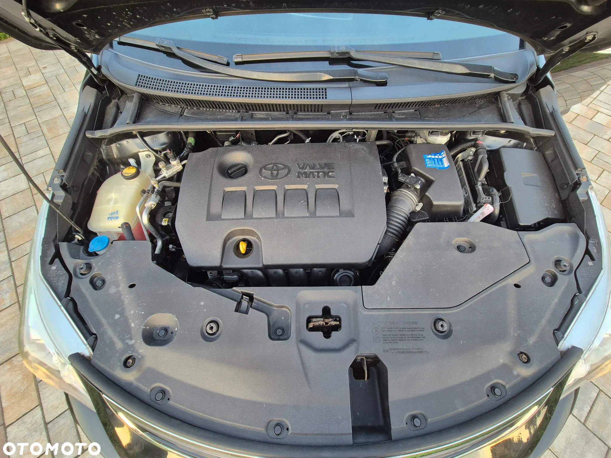 Toyota Avensis 1.8 Premium EU5 - 16