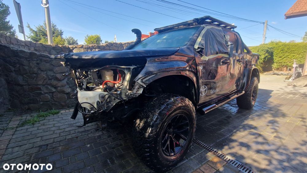 Toyota Hilux 2.8 D-4D Double Cab Invincible 4x4 - 5