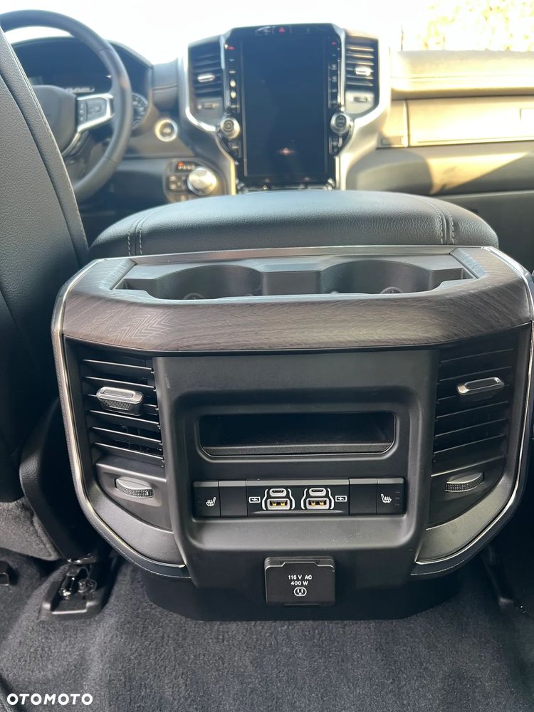 RAM 1500 Laramie Sport - 28