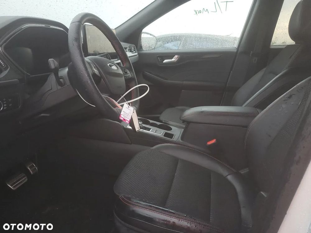 Ford Kuga - 8