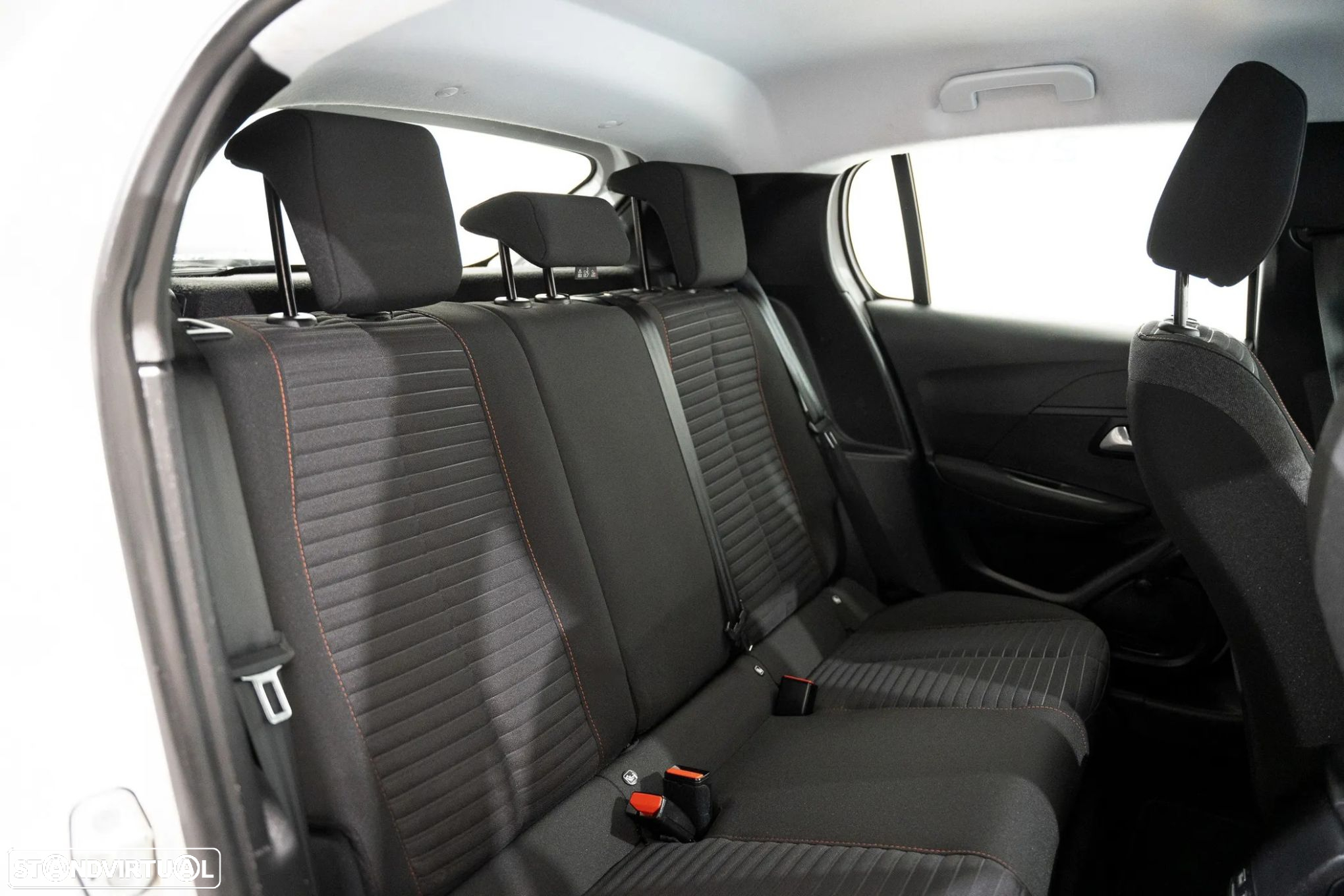 Peugeot e-208 50 kWh Active Pack - 11