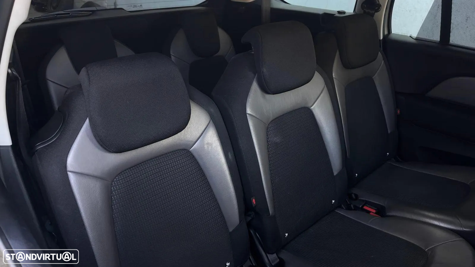 Citroën C4 Grand Picasso e-HDi 115 Intensive - 29