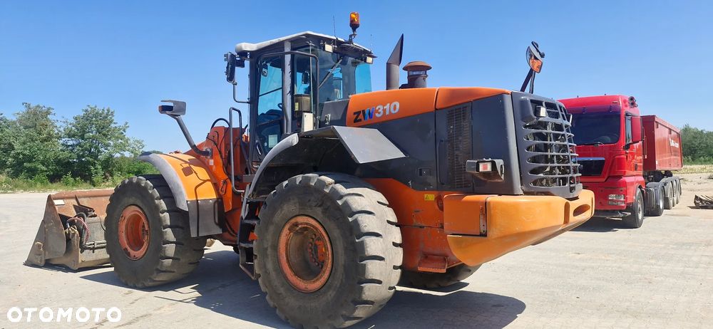 Hitachi Zw310 - 1