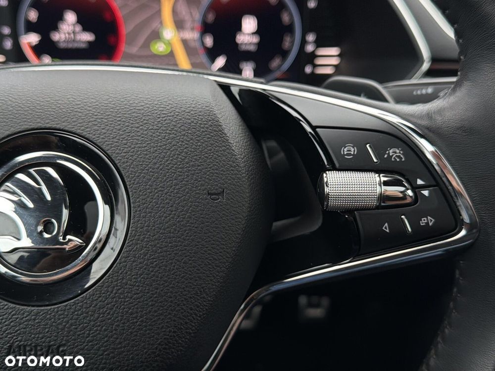 Skoda Superb 2.0 TDI SCR 4x4 L&K DSG - 17