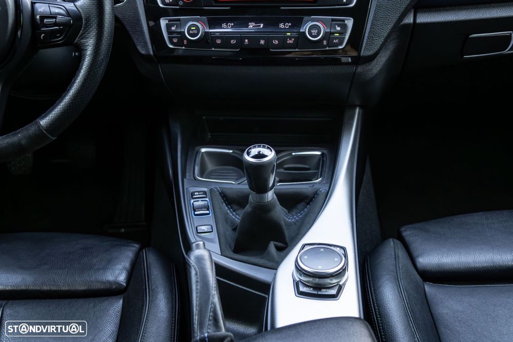 BMW 120 d Pack M - 26