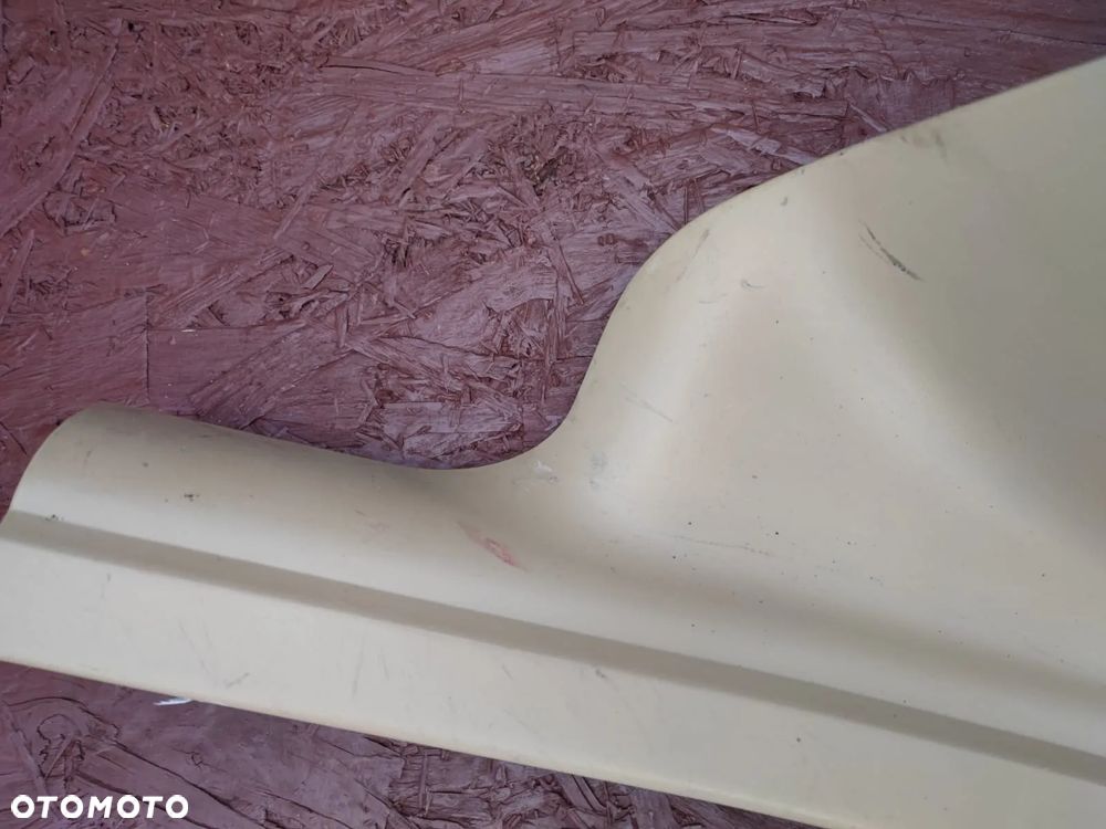 BMW E60 / E60 LCI / E61 / E61 LCI.ORYGINALNE DOLNE OSŁONY USZCZELEK DRZWI / OSŁONA PROGU TYŁ / PRZÓD / LEWA / PRAWA W KOL. BEŻOWYM. O NR: 7 069 515 / 7 069 519 / 7 069 520 OEM. W BARDZO DOBRYM STANIE. - 5