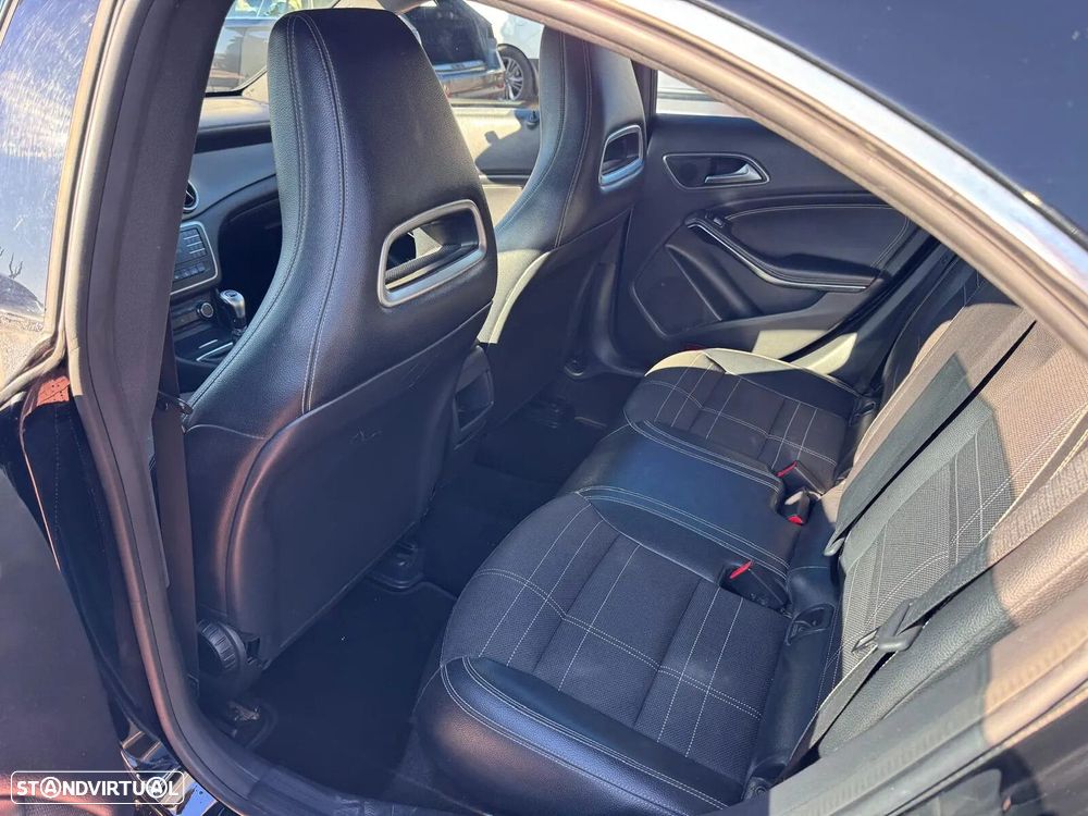 Mercedes-Benz CLA 180 CDI Urban - 13