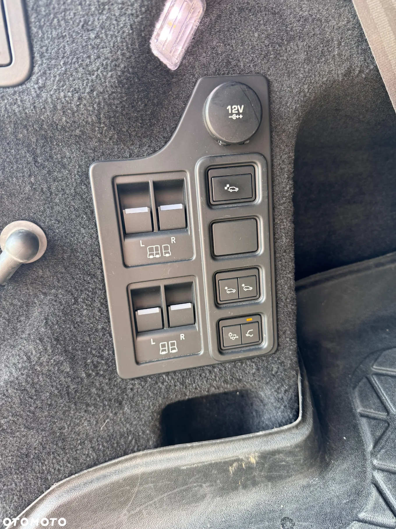 Land Rover Discovery V 2.0 SD4 HSE - 22