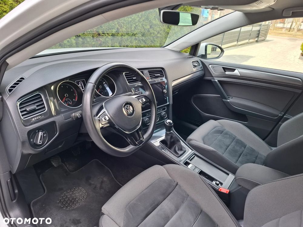Volkswagen Golf 1.5 TSI OPF R-Line - 19